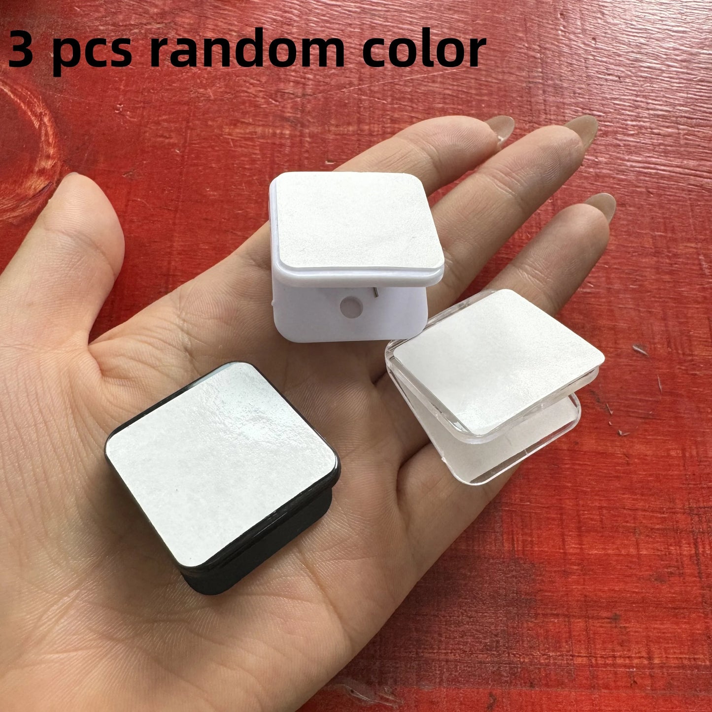 Wall-Mounted Dog Pee Pad Clip Holder Plastic